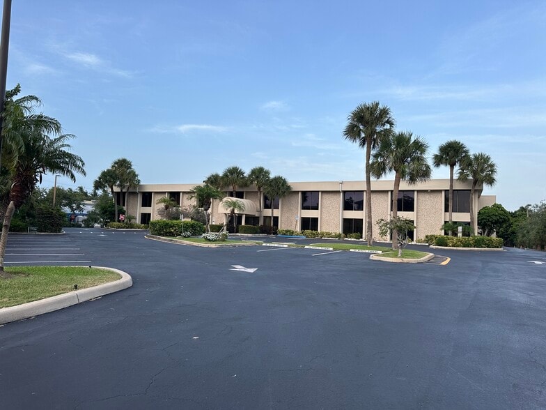 More Photos Of 1300 N Federal Hwy, Boca Raton Medical For Sale