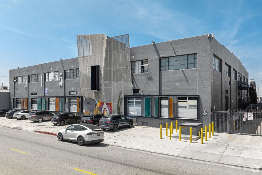 More Photos Of 915 Mateo St, Los Angeles Office For Lease