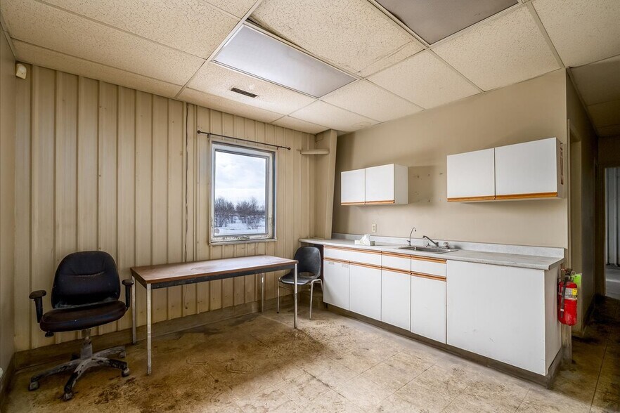 More Photos Of 51001 Range 192 rd, Tofield Industrial For Sale