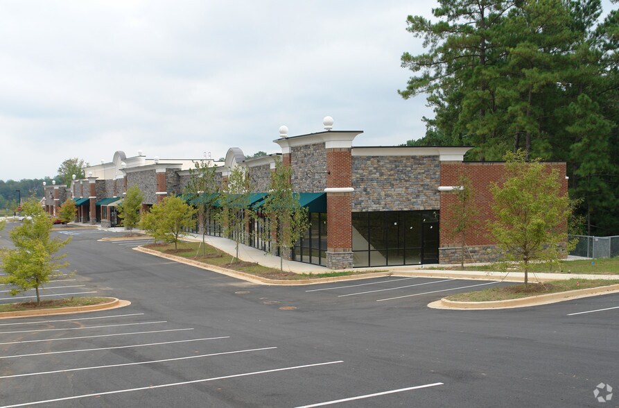 More Photos Of 1910 Eagle Dr, Woodstock Freestanding For Lease