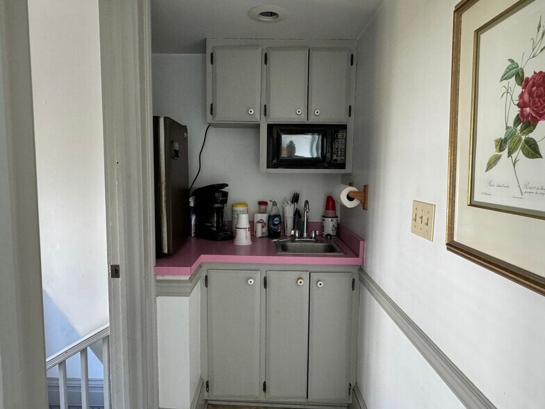 More Photos Of 169 Old Zion Rd, North East Office Residential For Sale