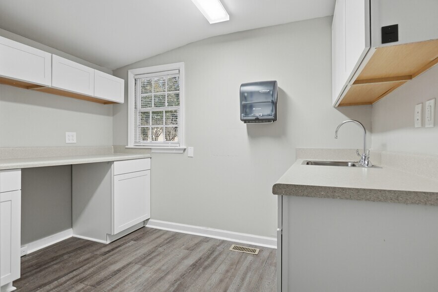 More Photos Of 615 Barlow St, Americus Healthcare For Sale