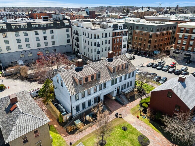More Photos Of 409 The Hill, Portsmouth Hotel For Sale