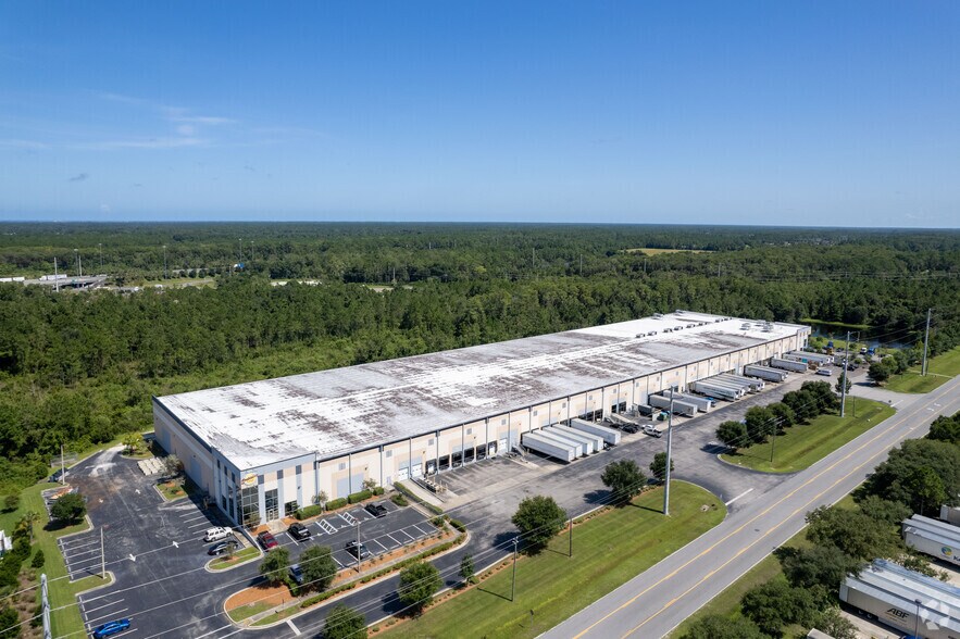 More Photos Of 4030 Deerpark Blvd, Elkton Warehouse For Lease