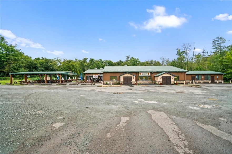 More Photos Of 2136 Lake Ariel Hwy, Lake Ariel Restaurant For Sale