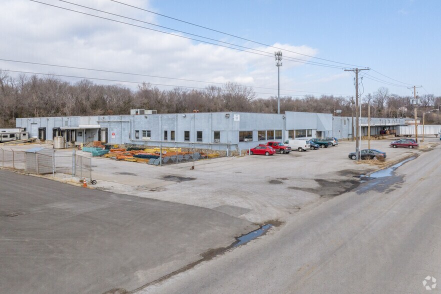 More Photos Of 4312 Clary Blvd, Kansas City Manufacturing For Sale