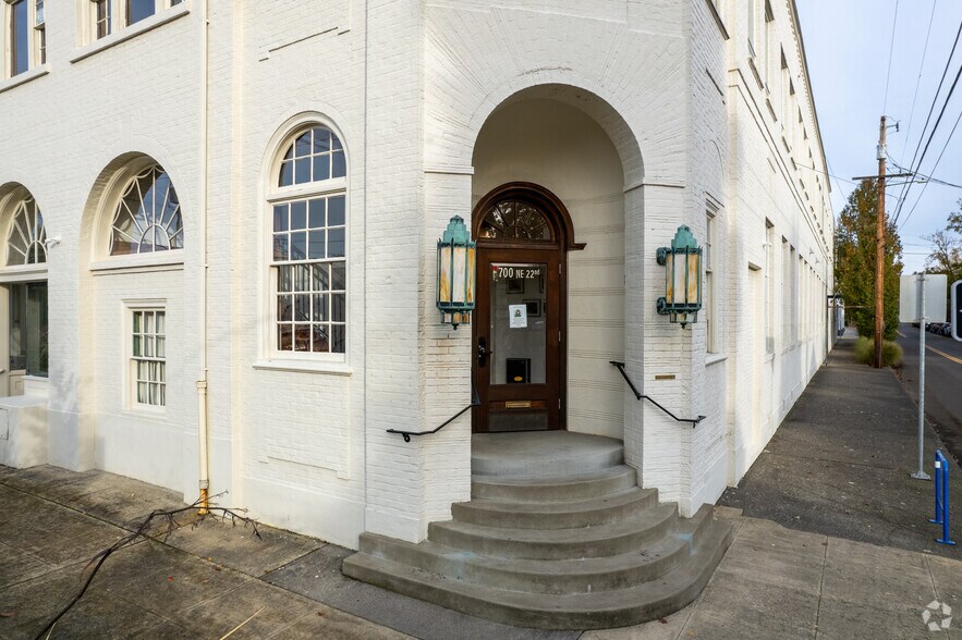 More Photos Of 2222 NE Oregon St, Portland Unknown For Lease