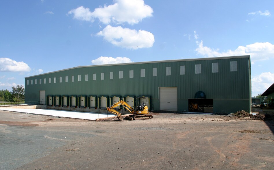 More Photos Of 7350-7380 Gallerher Rd, Gainesville Unknown For Lease