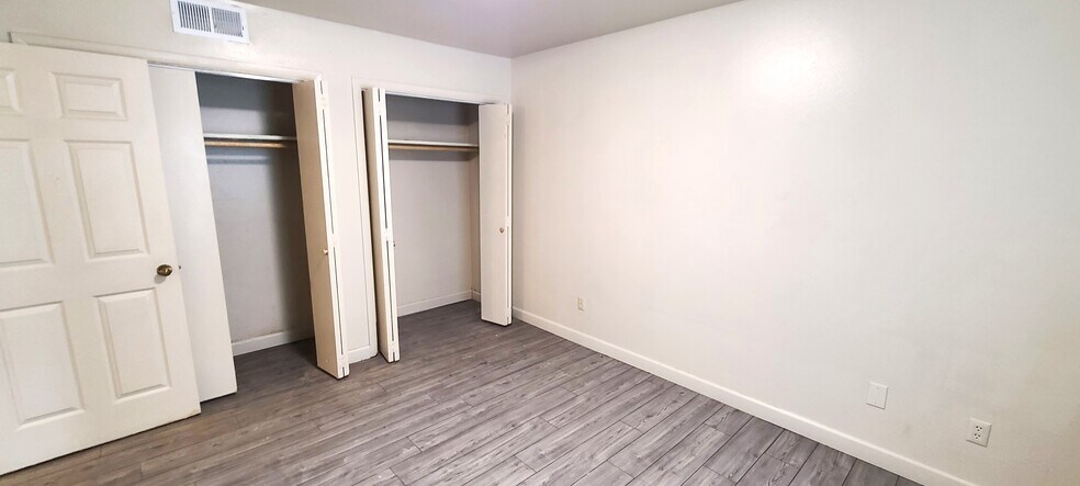 More Photos Of 1114-1128 E 9th St, Russellville Apartments For Sale