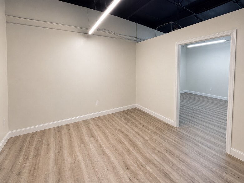 More Photos Of 5100 E Broadway Ave, Tampa Showroom For Sale