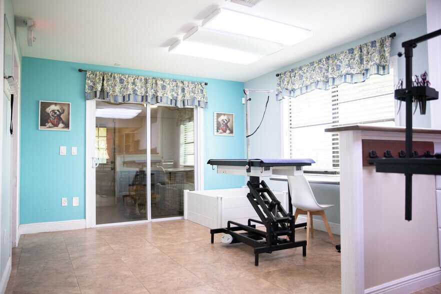 More Photos Of 2826 Santa Barbara Blvd, Cape Coral Freestanding For Sale