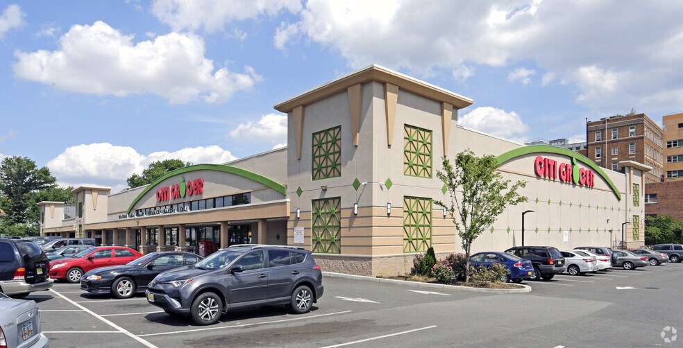 Primary Photo Of 111-117 Spring St, Elizabeth General Retail For Lease