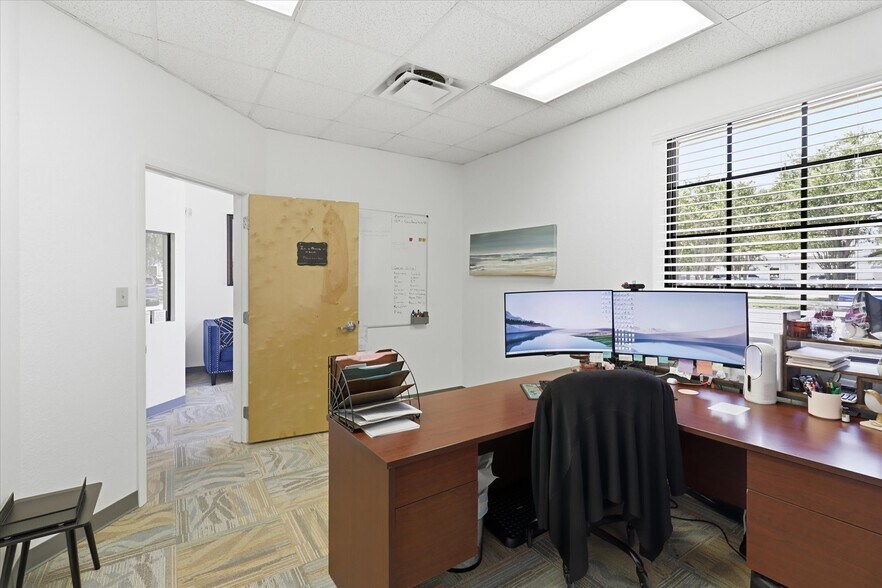 More Photos Of 4009-4033 W 1st St, Sanford Office For Sale