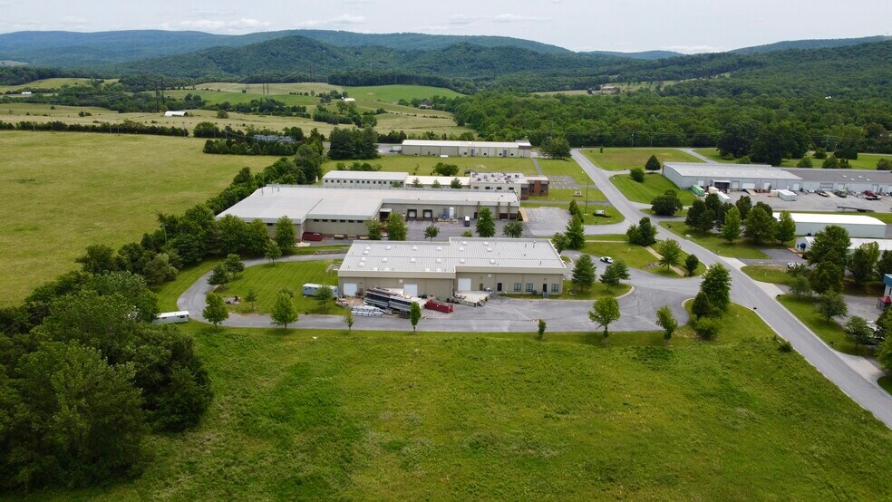 More Photos Of 1326 Progress Dr, Front Royal Flex For Sale