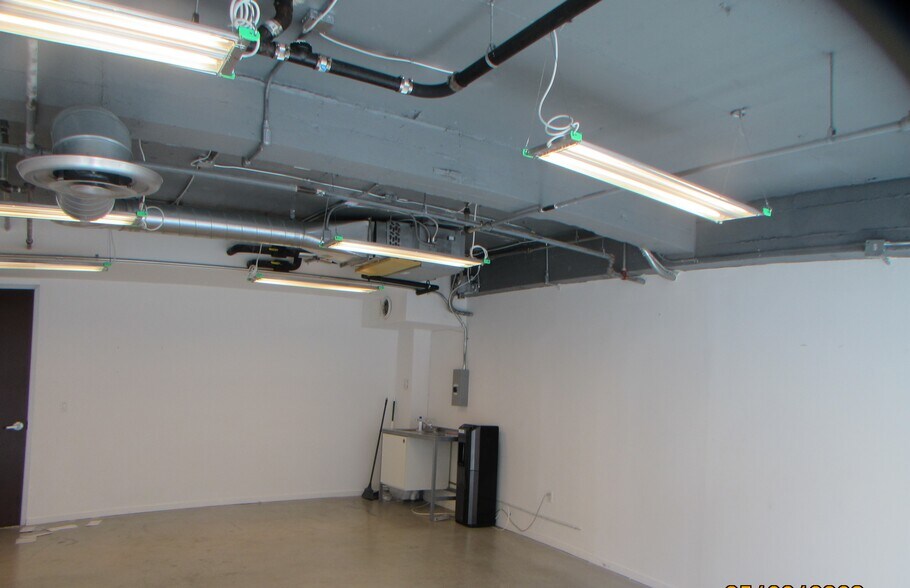 More Photos Of 14 NE 1st Ave, Miami Office For Sale