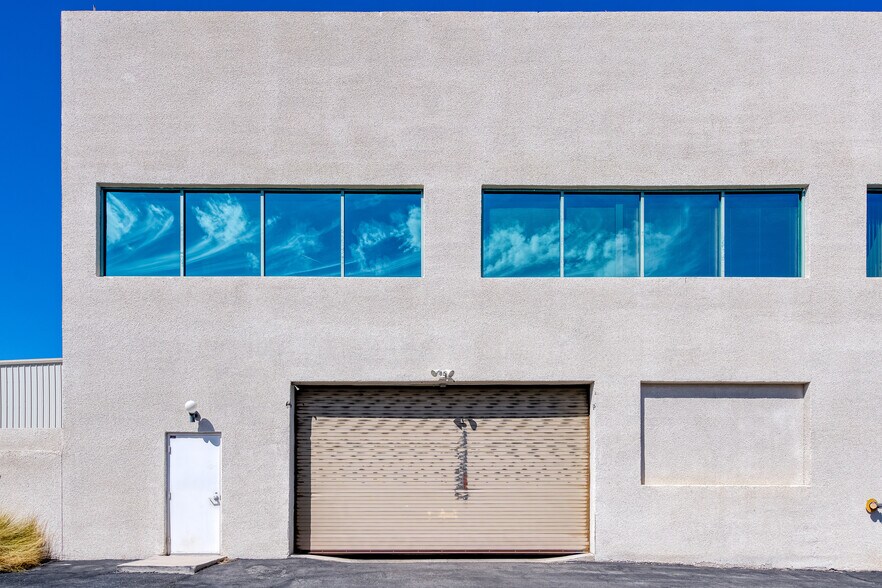 More Photos Of 3365 Pepper Ln, Las Vegas Research And Development For Sale