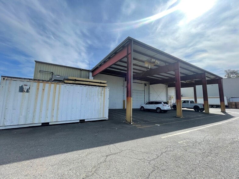 Primary Photo Of 1400 Salem Industrial Dr NE, Salem Warehouse For Sale