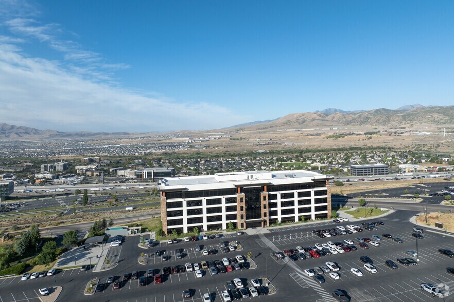 More Photos Of 4100 N Chapel Ridge Rd, Lehi Office For Lease