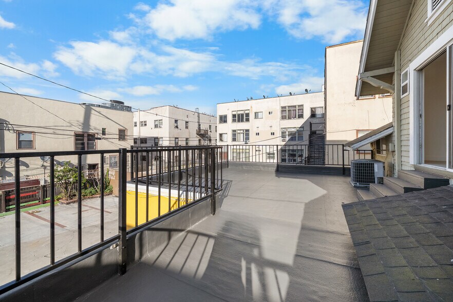 More Photos Of 2823 W 8th St, Los Angeles Office For Lease