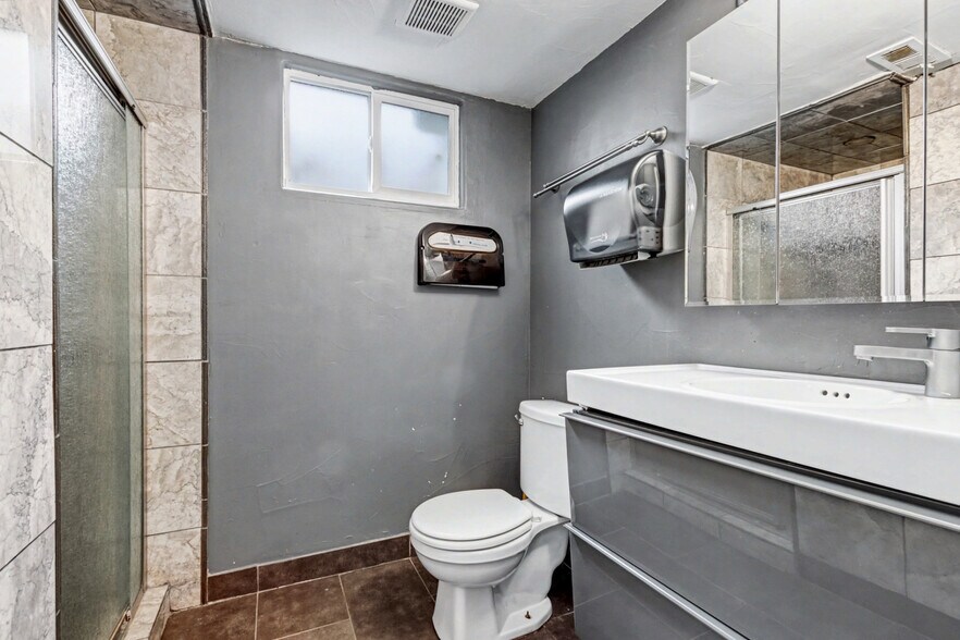 More Photos Of 8326 Quivas Way, Denver Office For Lease