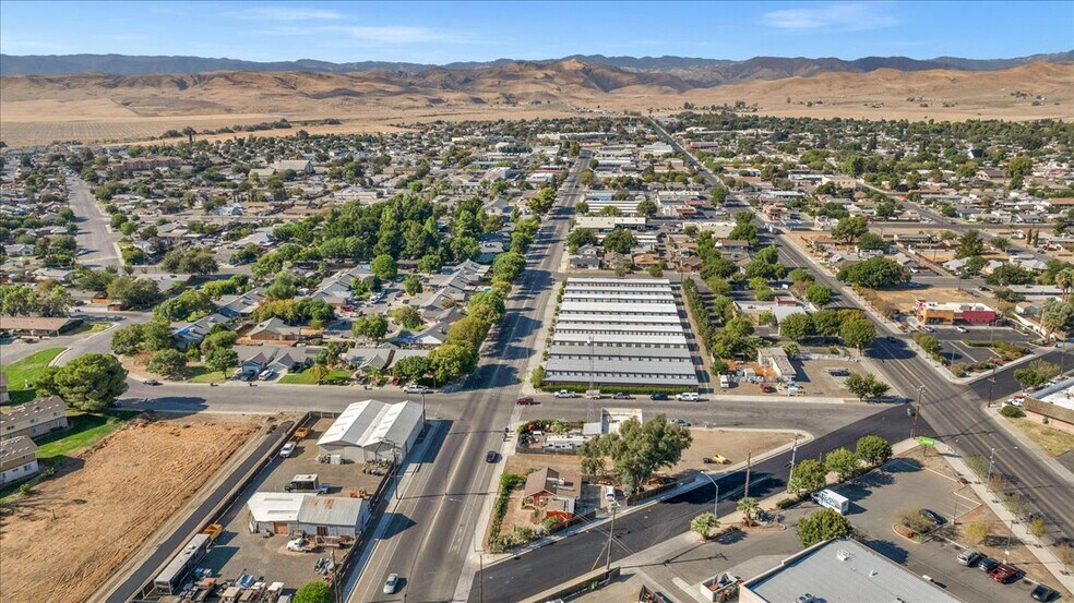 More Photos Of 100 1st St, Coalinga Radio TVTransmission Facilities For Sale