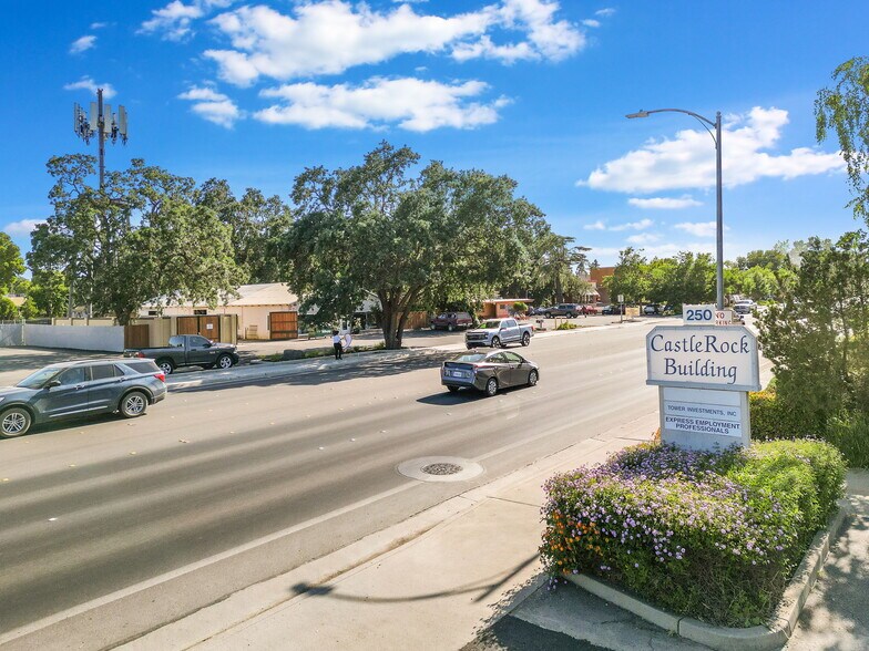 More Photos Of 250 W Main St, Woodland Office For Lease