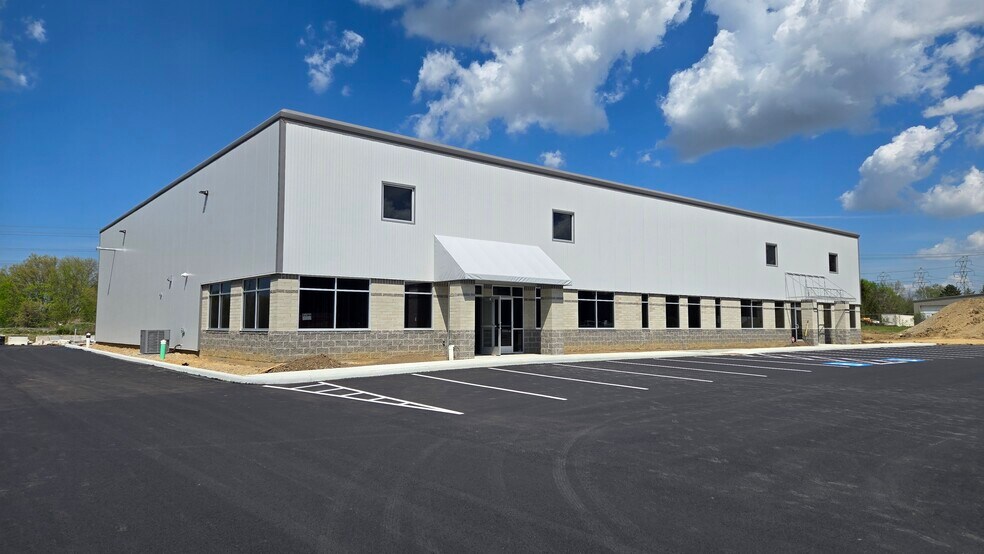 Primary Photo Of 31364 Industrial Pkwy, North Olmsted Warehouse For Lease