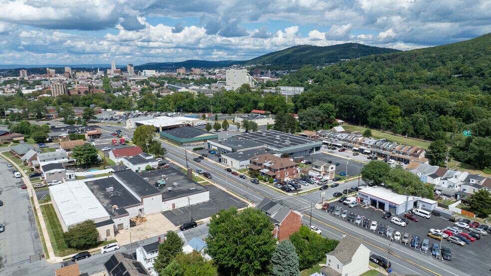 More Photos Of 345 Morgantown Rd, Reading Warehouse For Lease