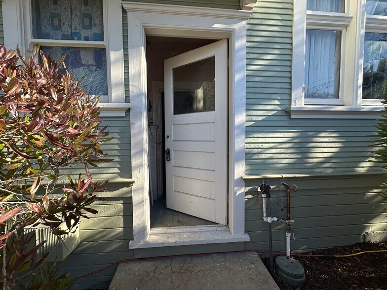 More Photos Of 410 Central Ave, Pacific Grove Apartments For Sale