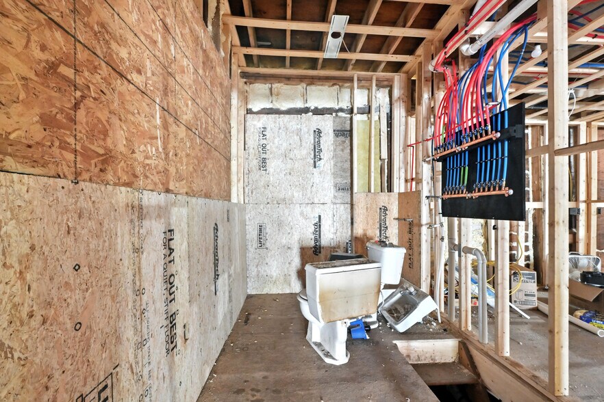 More Photos Of 370 Main St, Wilton Restaurant For Sale