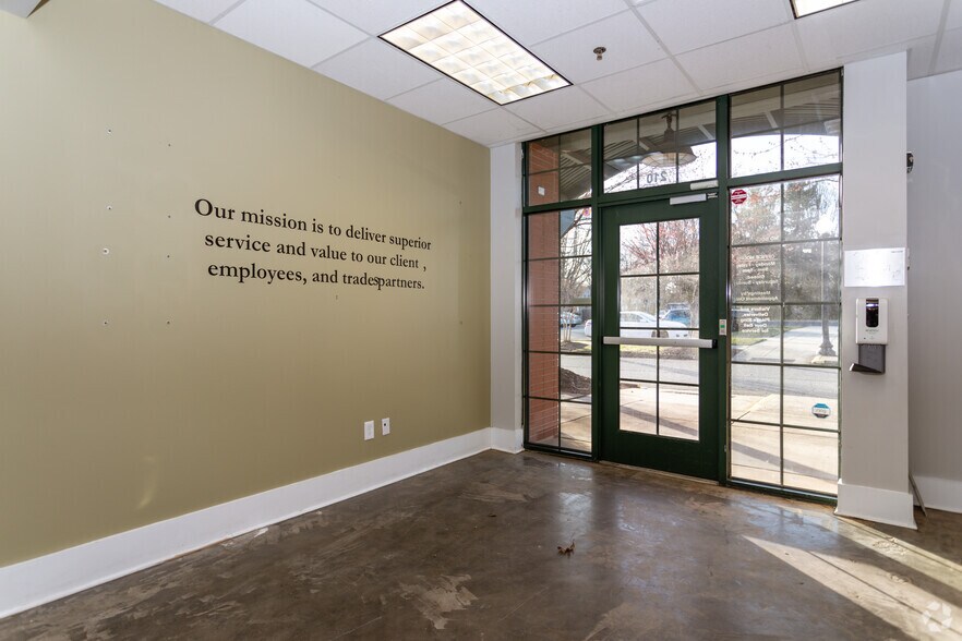 More Photos Of 532 Patterson Ave, Mooresville Office For Sale