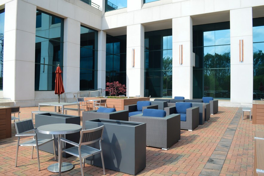 More Photos Of 4201 Congress St, Charlotte Office For Lease