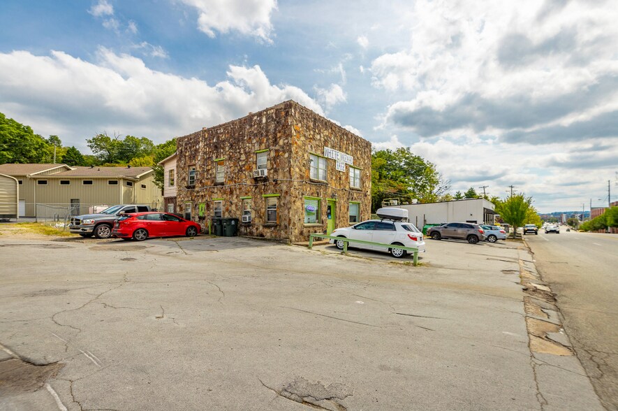 More Photos Of 605 Cherokee Blvd, Chattanooga Storefront Retail Residential For Sale