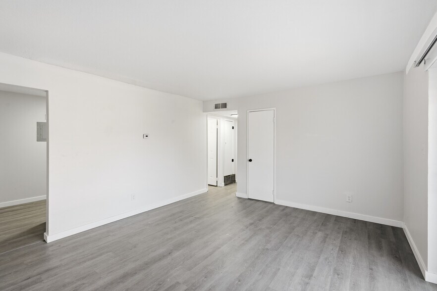 More Photos Of 9930 E 36th St S, Independence Apartments For Sale