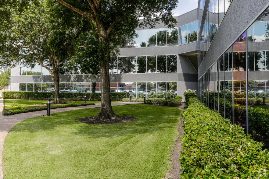 More Photos Of 800 Wilcrest Dr, Houston Office For Lease