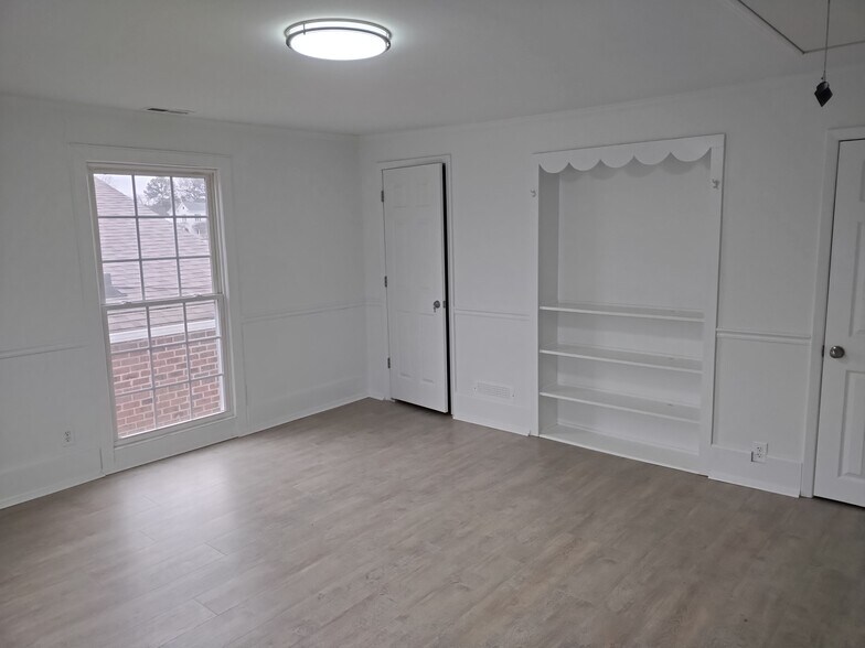 More Photos Of 119 W Main St, Youngsville Freestanding For Lease