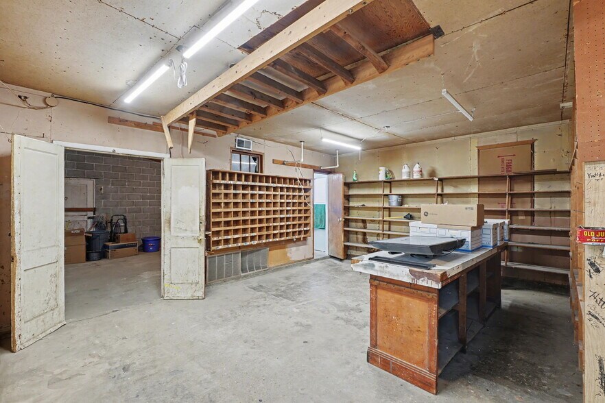 More Photos Of 9420-9424 MO-100, New Haven General Retail For Sale