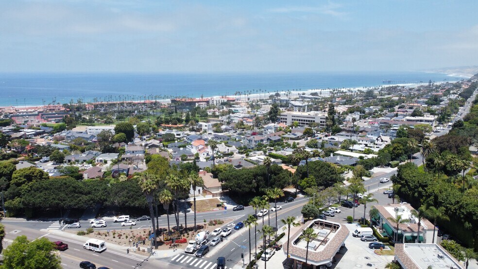 More Photos Of 5709-5713 La Jolla Blvd, La Jolla Storefront For Lease