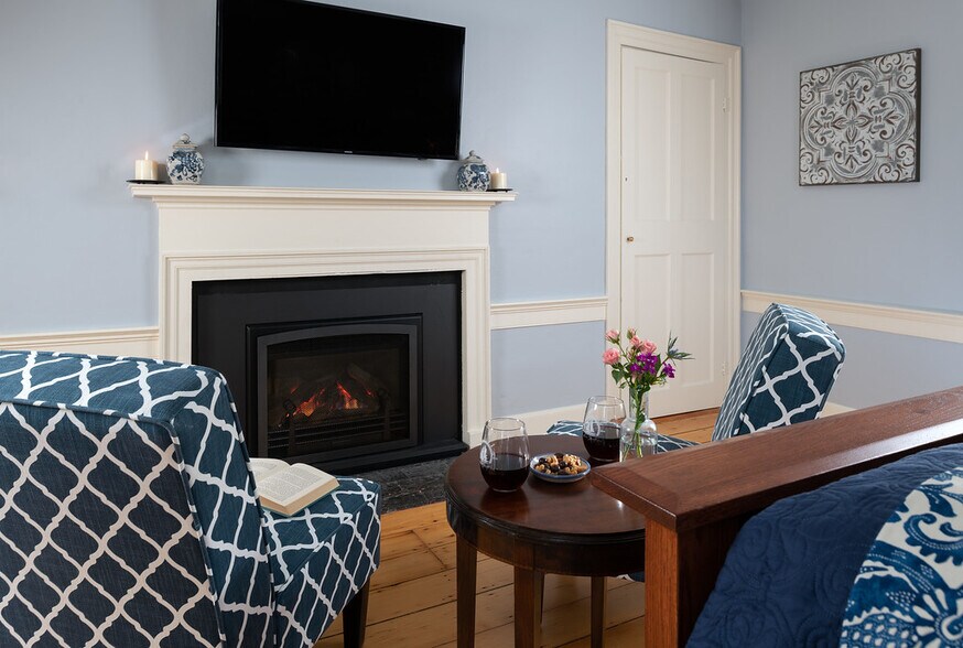 More Photos Of 72 Elm St, Camden Hospitality For Sale