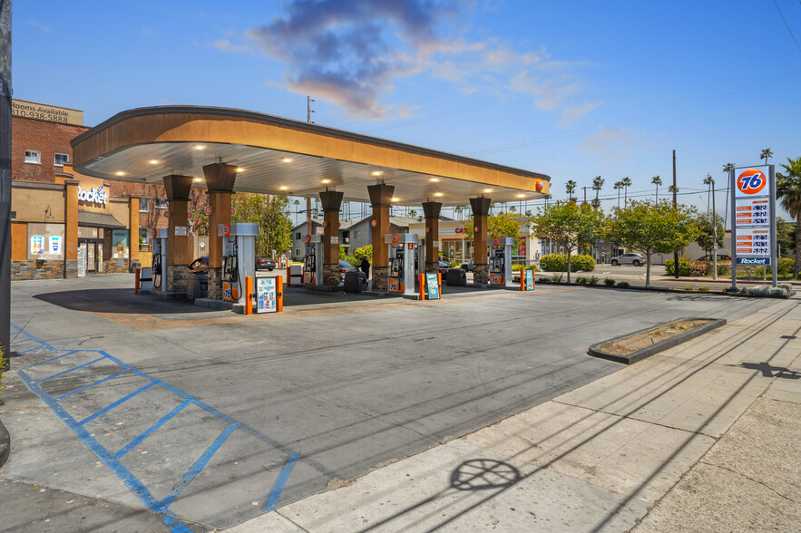 Primary Photo Of 305 W Anaheim St, Wilmington Service Station For Sale