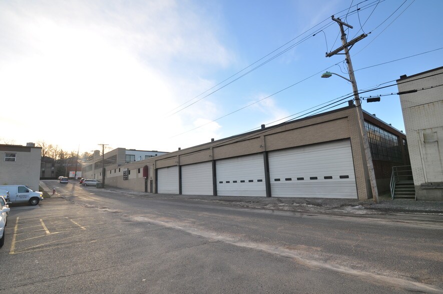 More Photos Of 700 Grand Ave, Ridgefield Warehouse For Lease