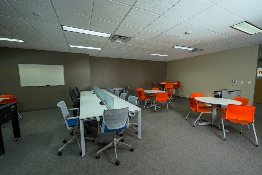 More Photos Of 65 Harristown Rd, Glen Rock Office For Lease