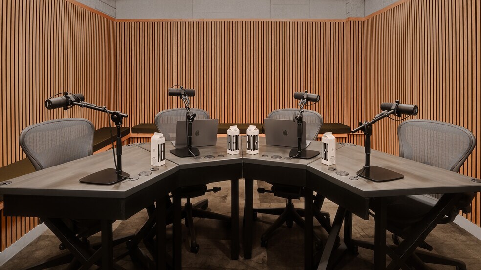 More Photos Of 110 E 25th St, New York Coworking Space