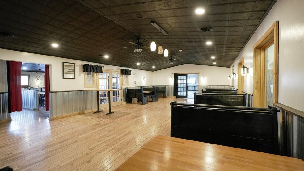 More Photos Of 697 Bear Swamp Rd, Peru General Retail For Sale