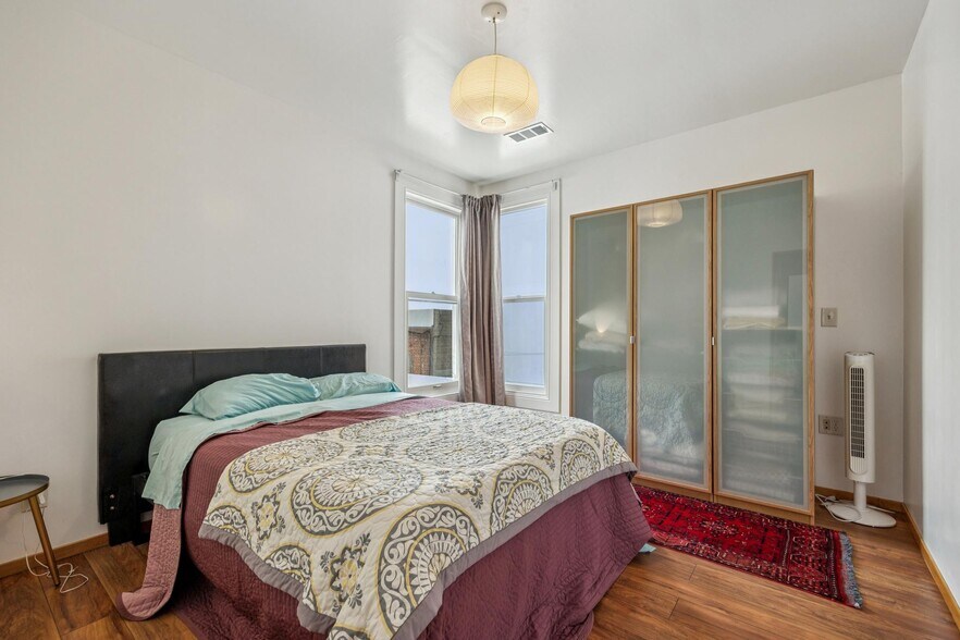 More Photos Of 356 24th St, Oakland Freestanding For Sale