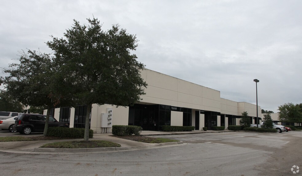 More Photos Of 280 Business Park Cir, Saint Augustine Light Distribution For Lease