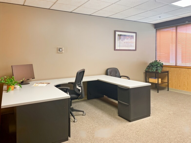 More Photos Of 131 Stony Cir, Santa Rosa Coworking Space