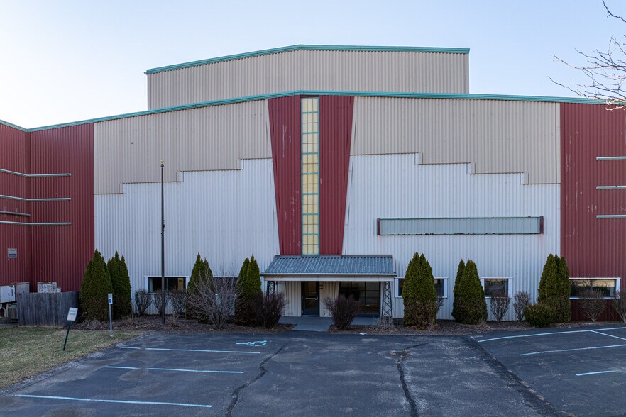 More Photos Of 200 Riverview Dr, Monessen Manufacturing For Lease