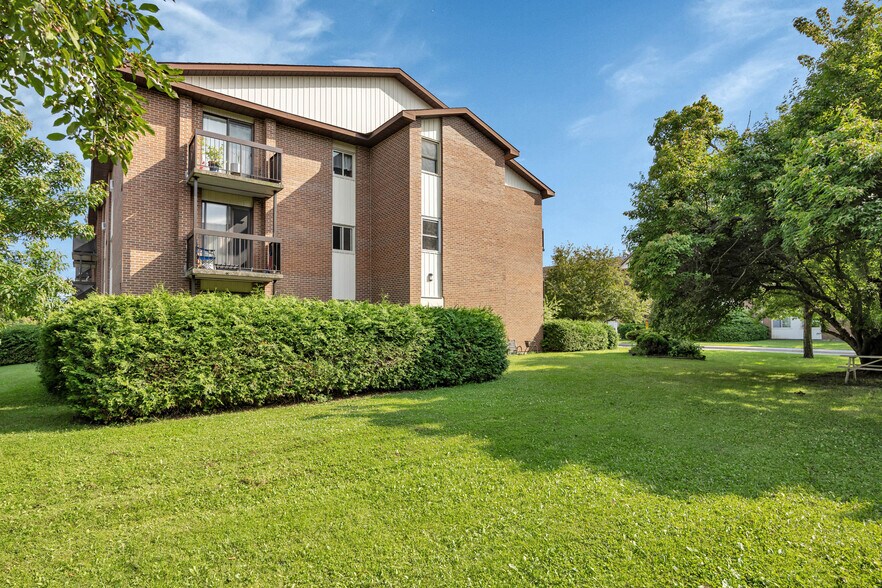 More Photos Of 4 Robert St, Arnprior Apartments For Sale