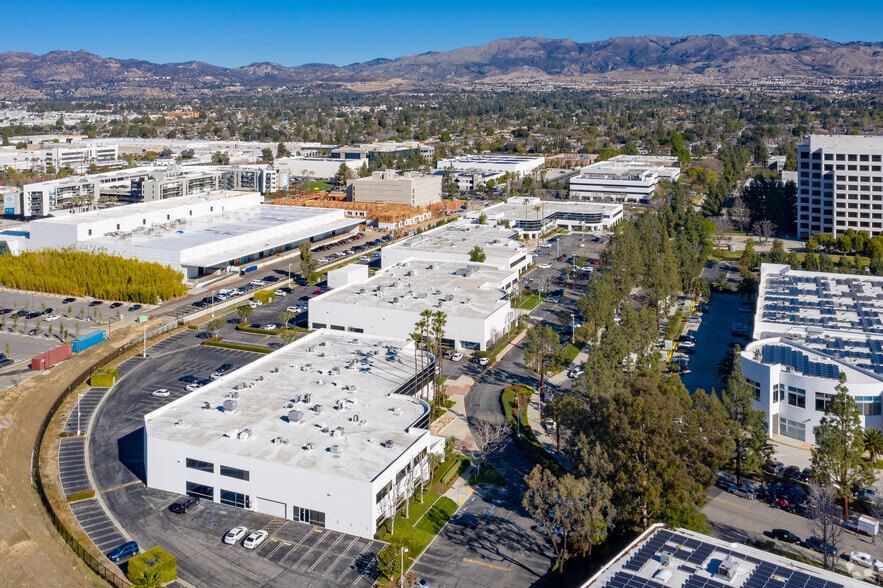 More Photos Of 9201 Oakdale Ave, Chatsworth Unknown For Lease